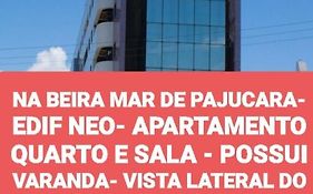 NA BEIRA MAR DE PAJUCARA- EDIF NEO- APARTAMENTO QUARTO E SALA- TEM VARANDA - VISTA LATERAL DO MAR- RUA JULIO PLECH FILHO 60 ESQUINA COM AVENIDA DOUTOR ANTONIO GOUVEIA - CONSUMO ELETRICO É PAGO No CKECK-OUT 1KWH É 1,35 REIAS